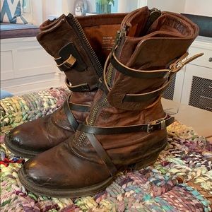 Freebird Madi size 8 cognac.